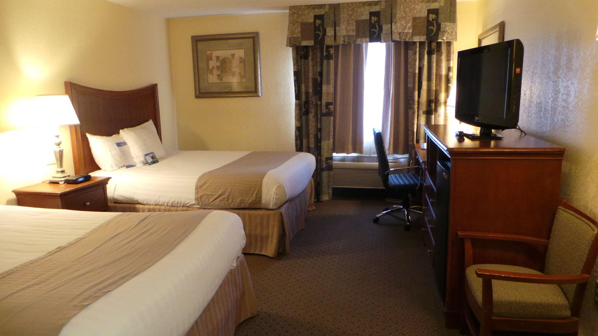 Baymont By Wyndham Arlington At Six Flags Dr Hotel Exterior photo